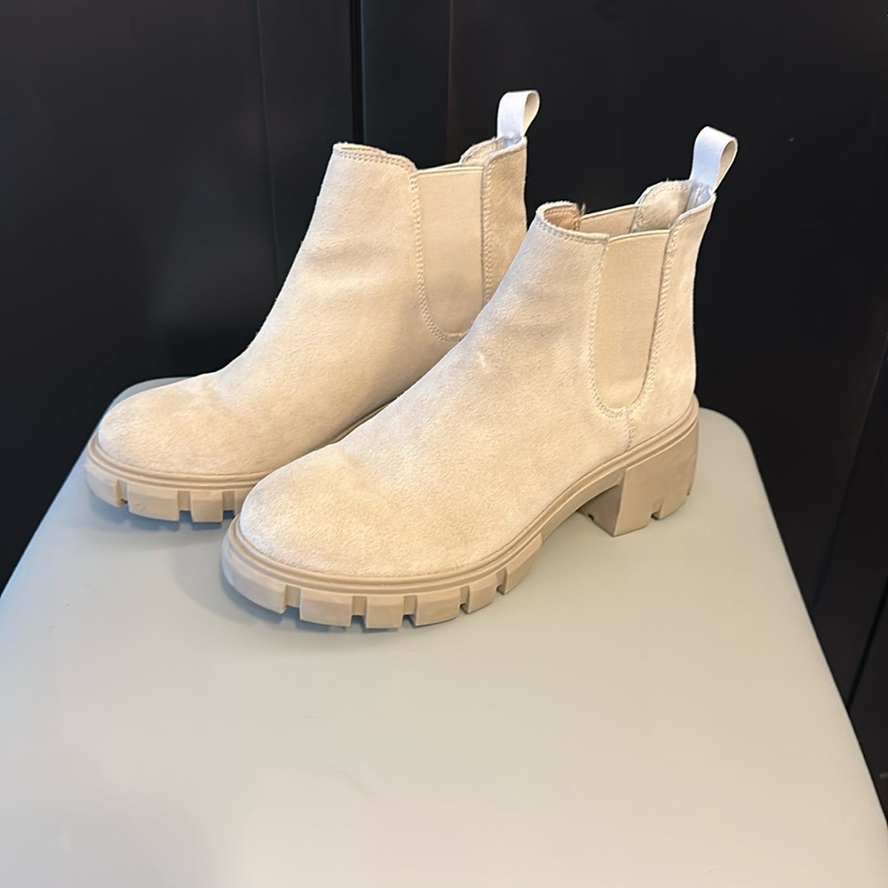 Steve Madden Suede Booties